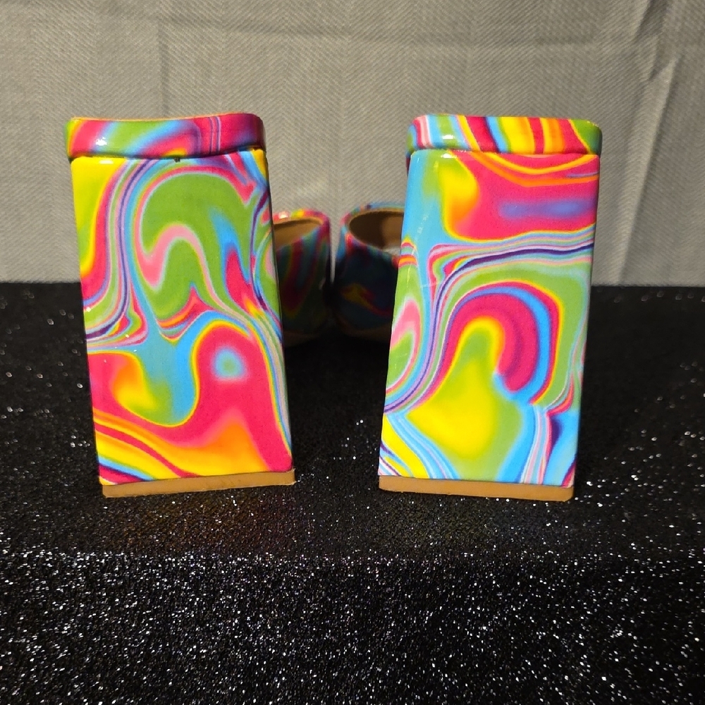 Rouge Helium Colorful Swirl Sandals - Picture 2 of 5